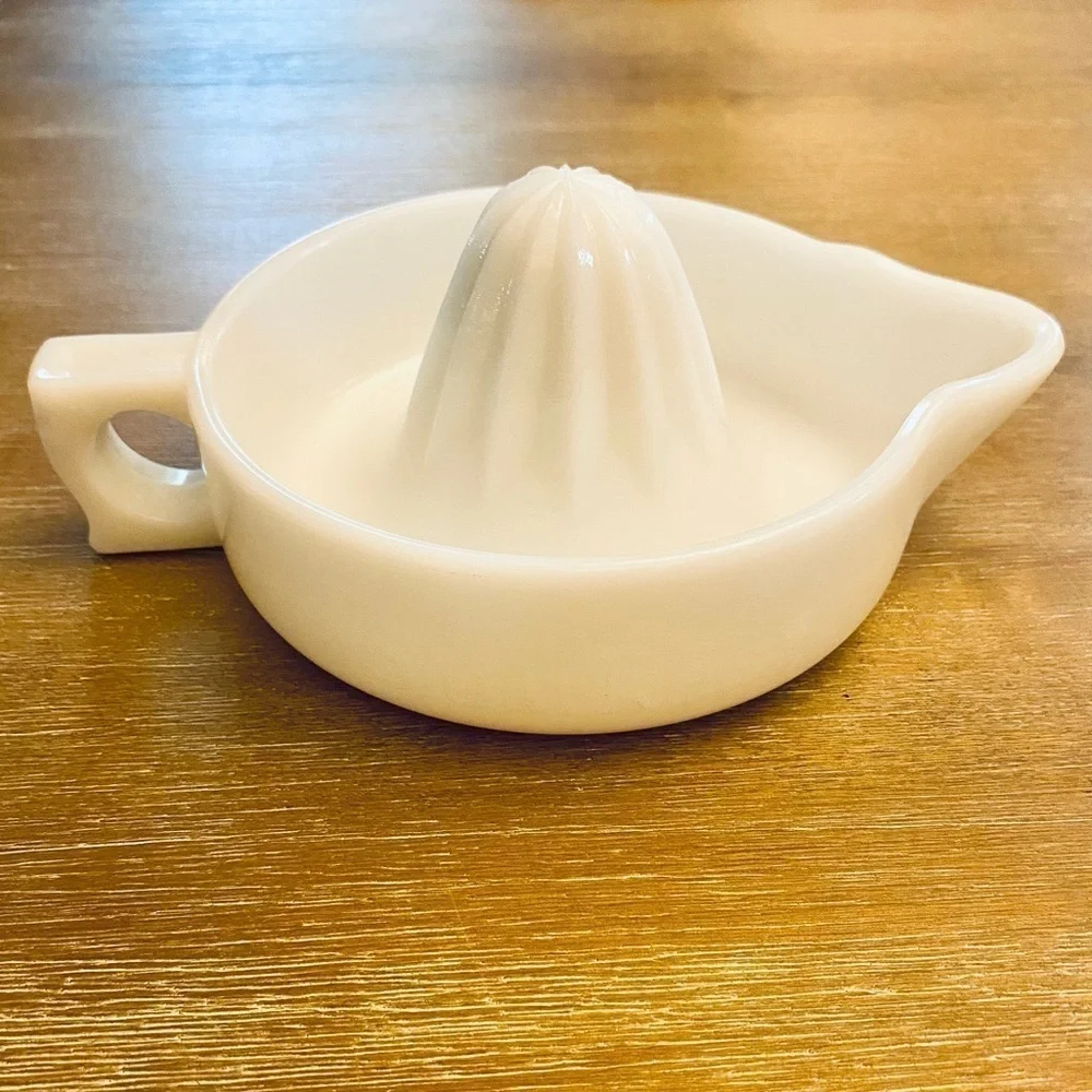 VINTAGE SUNKIST Milk Glass Citrus Fruit Juicer, Made in USA